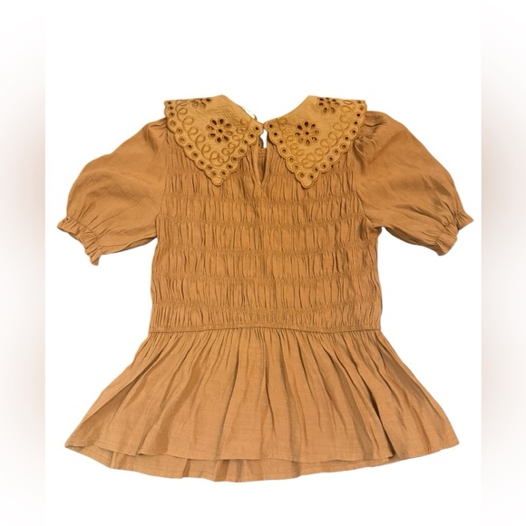 MINE. TAN EYELET CROCHET PeterPan Collar SMOCKED TOP Size Small - Picture 8 of 10